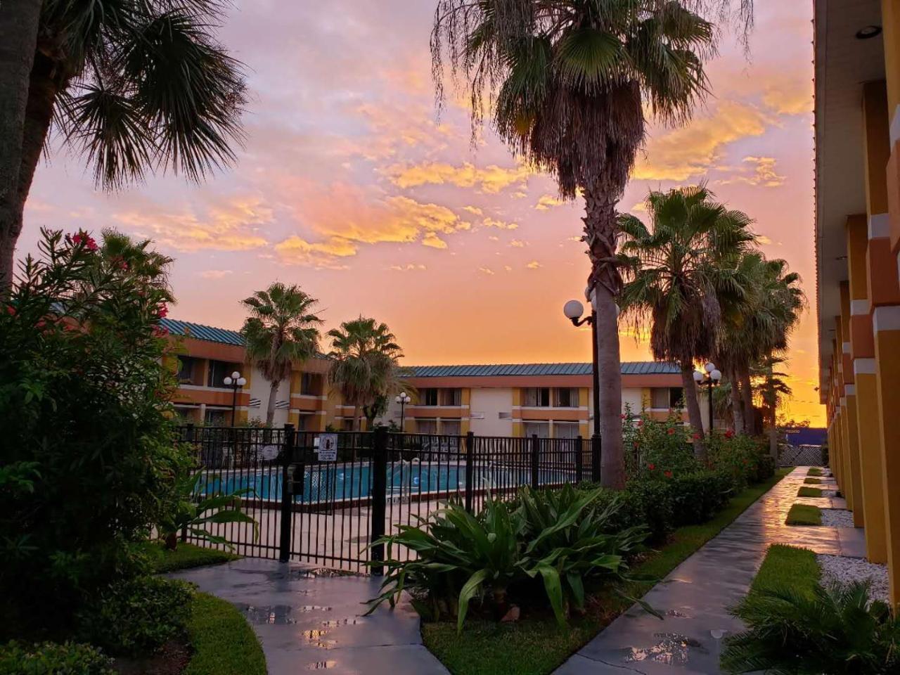 Garnet Inn & Suites 올랜도 외부 사진